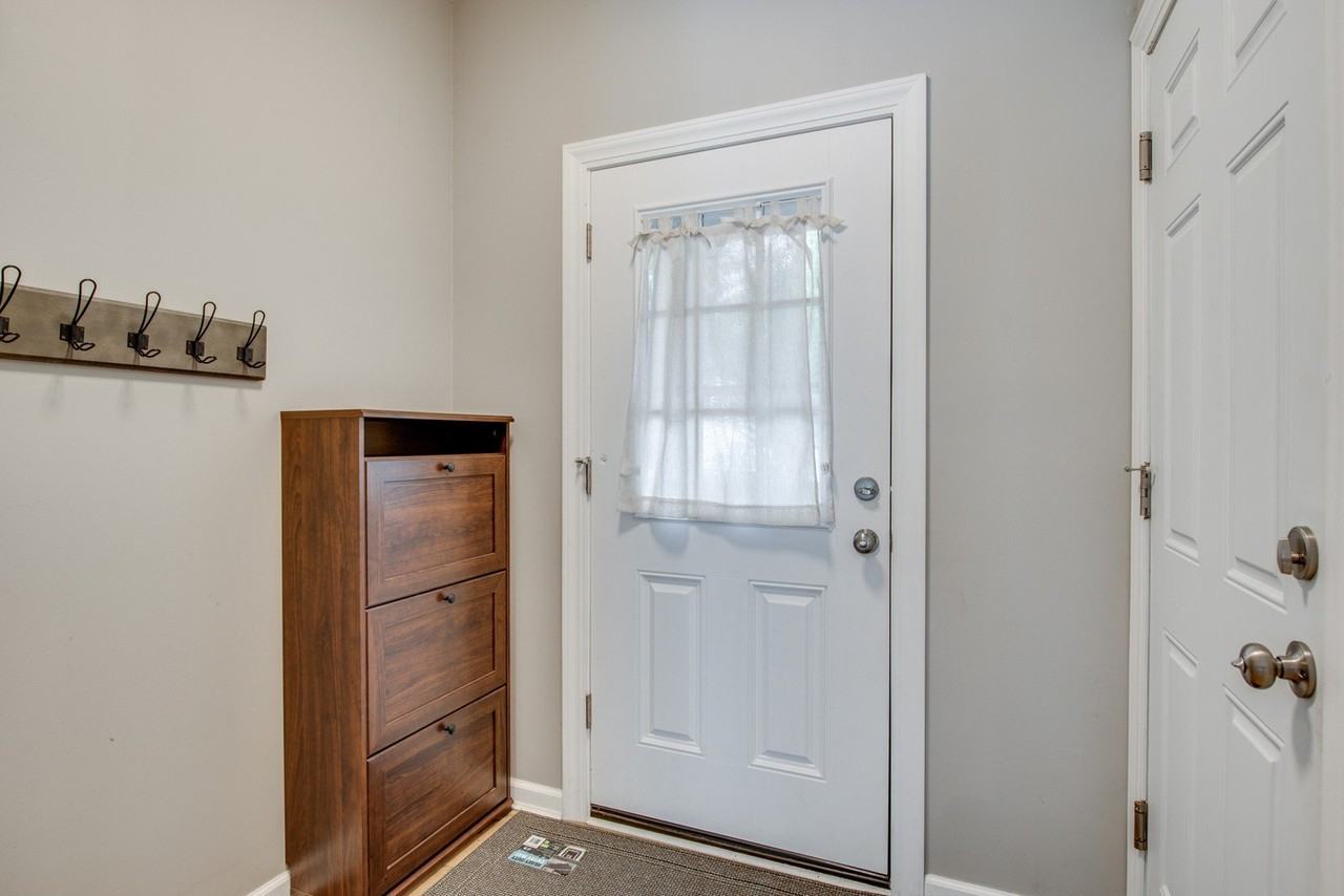 2527 Bordeaux Ln - Photo 3 of 21