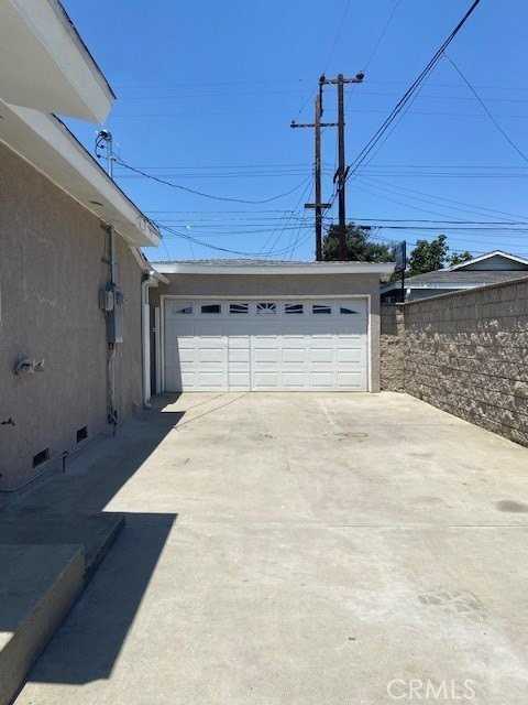 1435 S Ardilla Ave - Photo 3 of 24