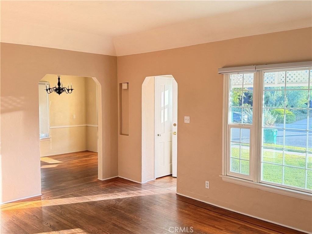 226 N Lima St - Photo 4 of 18