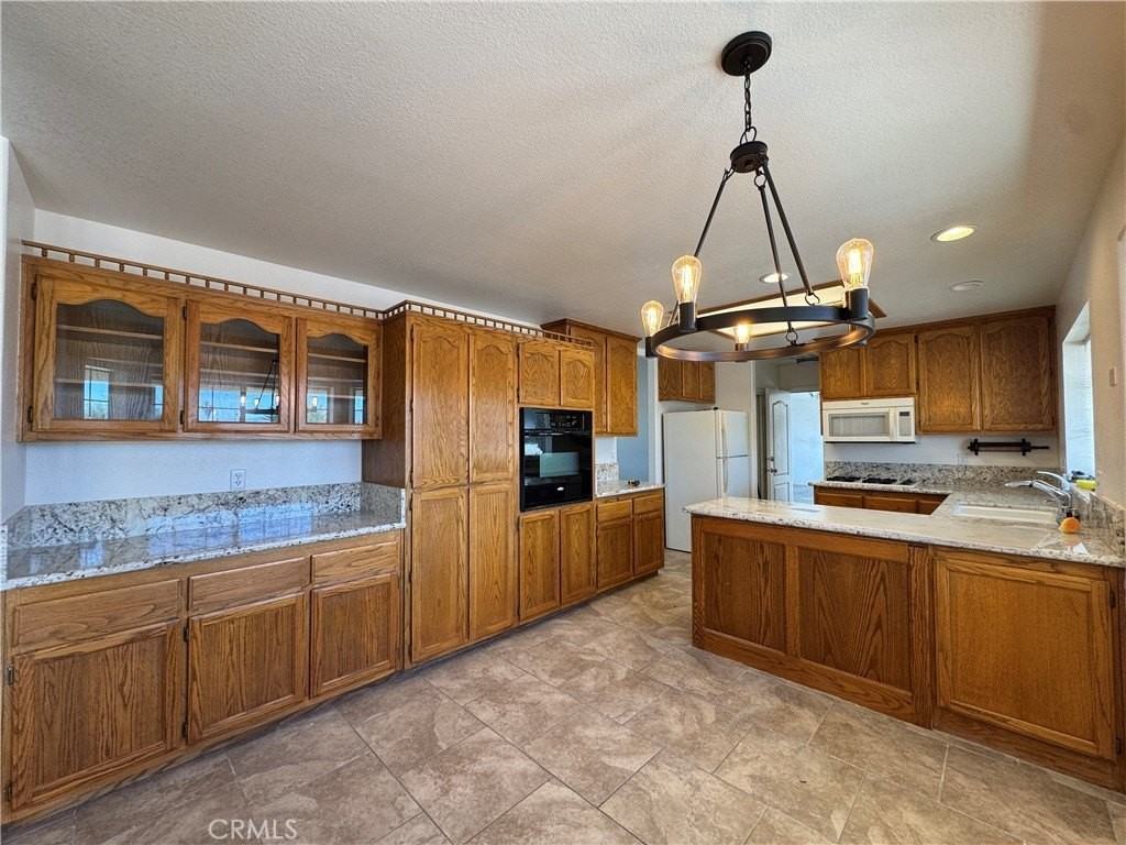 17814 Mesa St - Photo 2 of 10