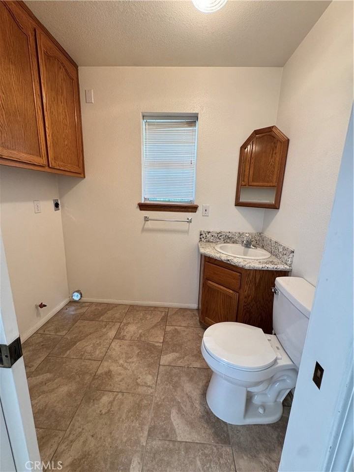 17814 Mesa St - Photo 7 of 10