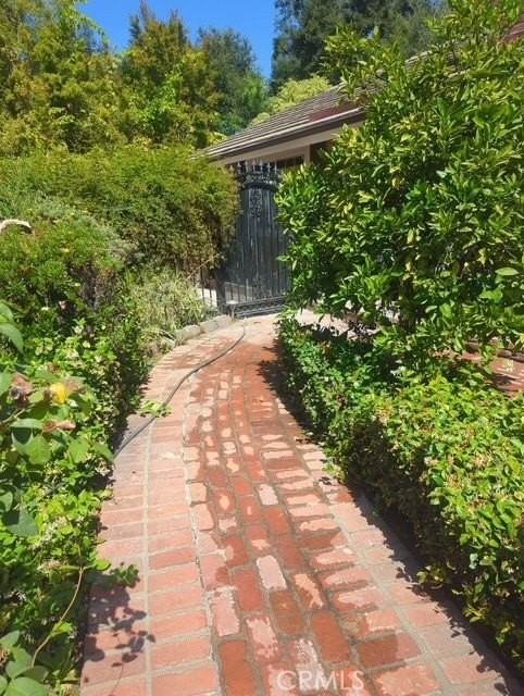 37 Sierra Madre Blvd - Photo 4 of 14