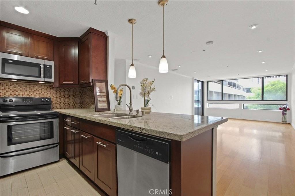 121 S Hope St #318 - Photo 3 of 15