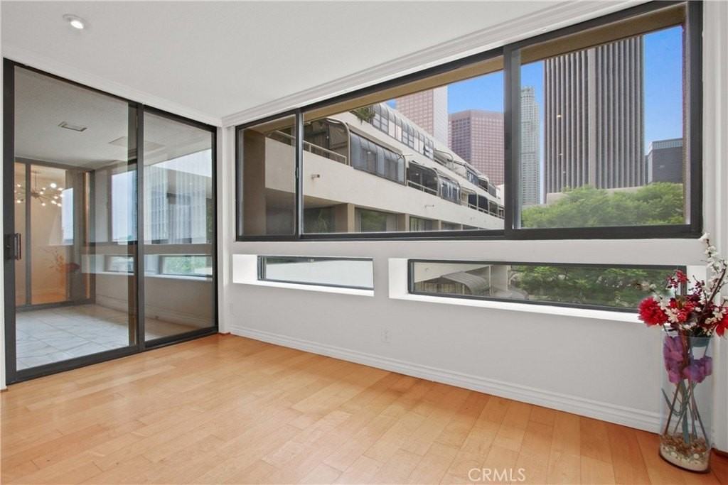121 S Hope St #318 - Photo 4 of 15