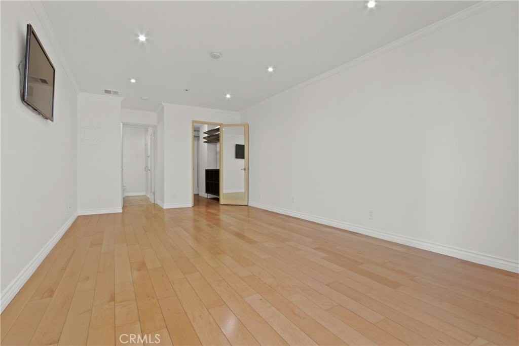 121 S Hope St #318 - Photo 5 of 15