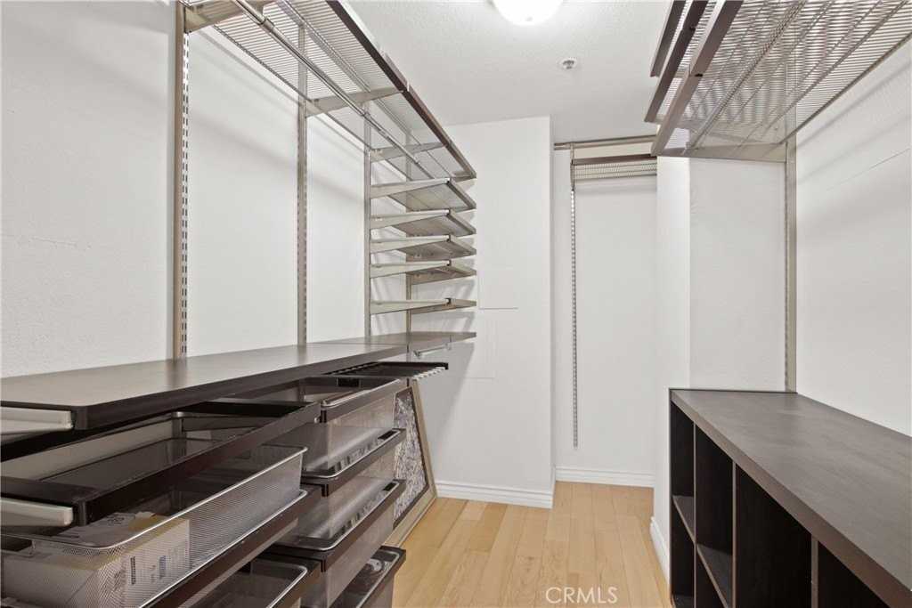 121 S Hope St #318 - Photo 6 of 15