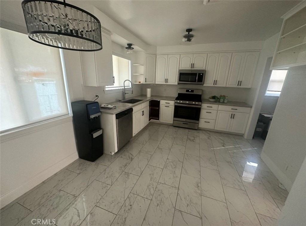 1113 Riedel Ave - Photo 2 of 8