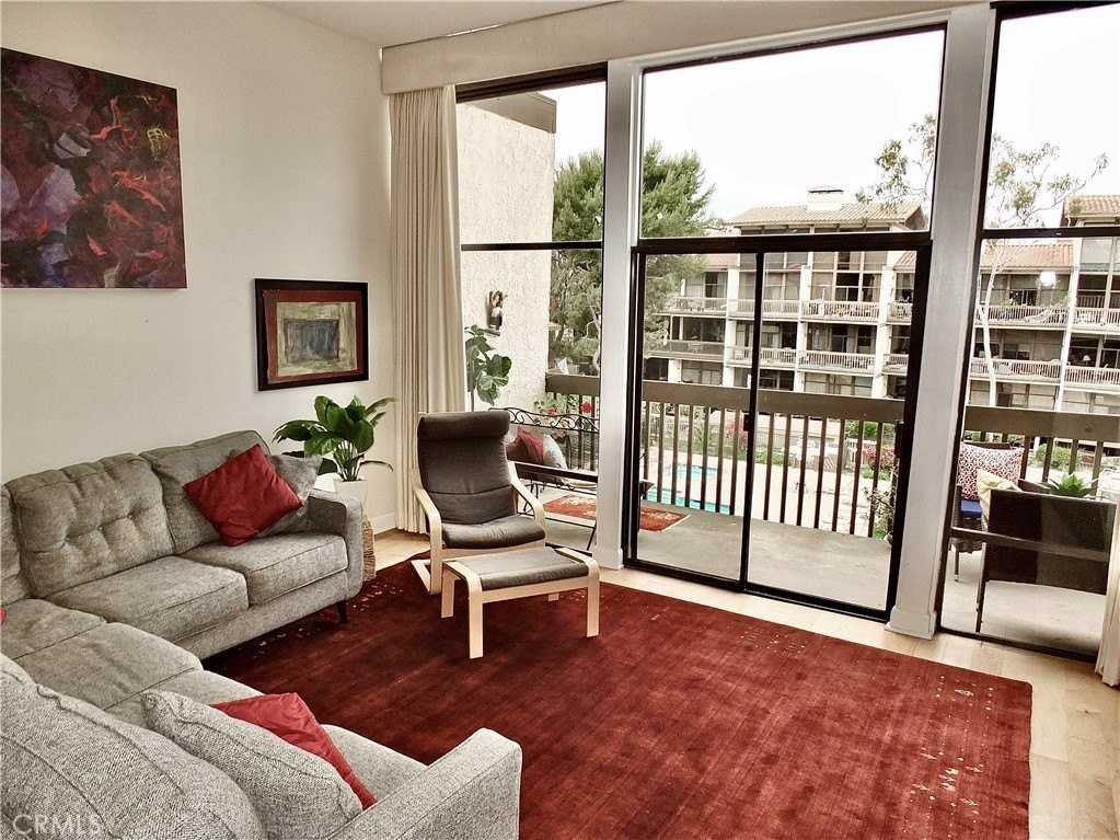 7321 Marina Pacifica Dr N - Photo 3 of 38