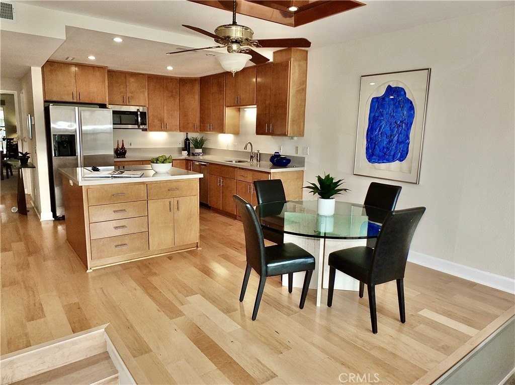 7321 Marina Pacifica Dr N - Photo 7 of 38