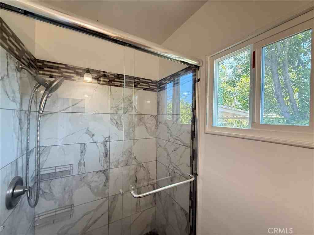 9279 Dorrington Ave - Photo 5 of 15