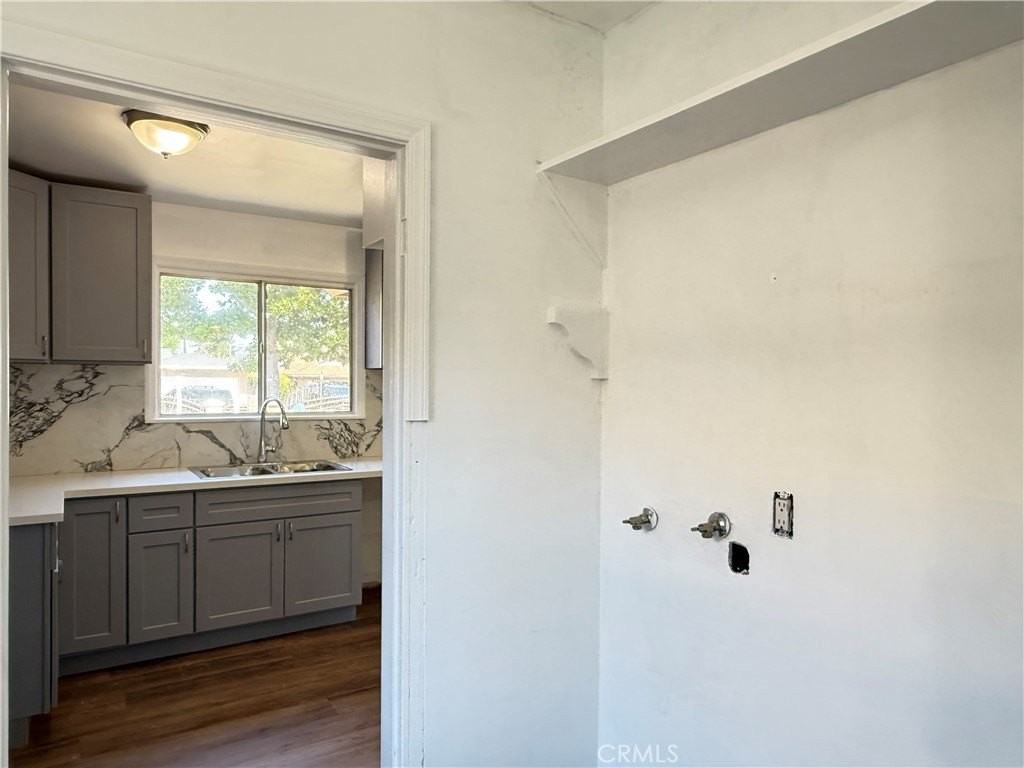 9279 Dorrington Ave - Photo 6 of 15