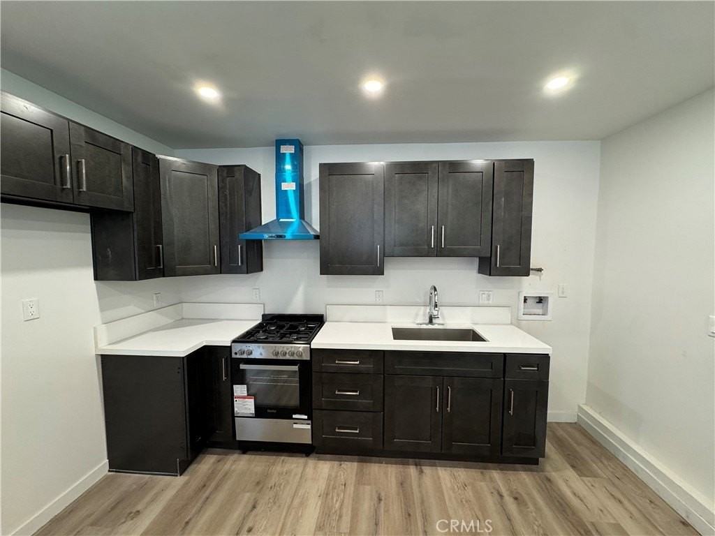11430 Haskell Ave - Photo 5 of 13