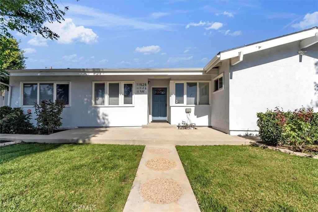 11528 Balboa Blvd - Photo 4 of 42