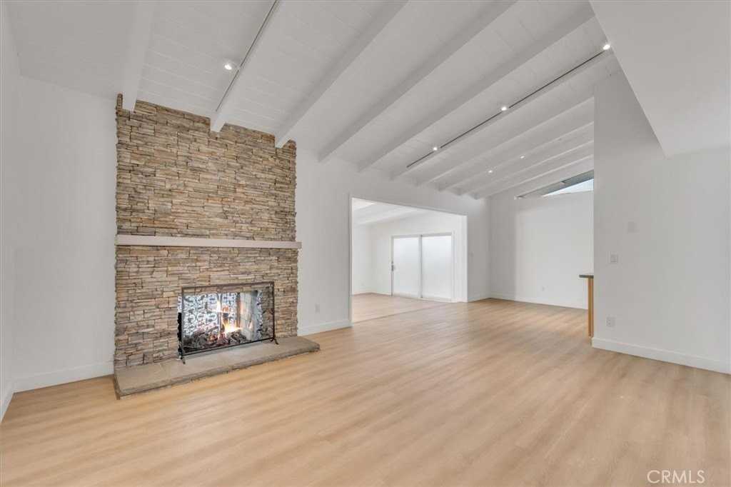 11528 Balboa Blvd - Photo 7 of 42
