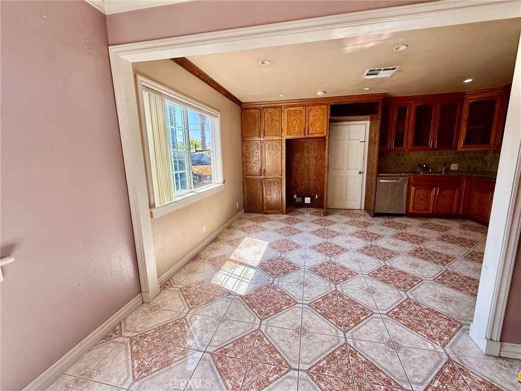11322 Covello St - Photo 7 of 8