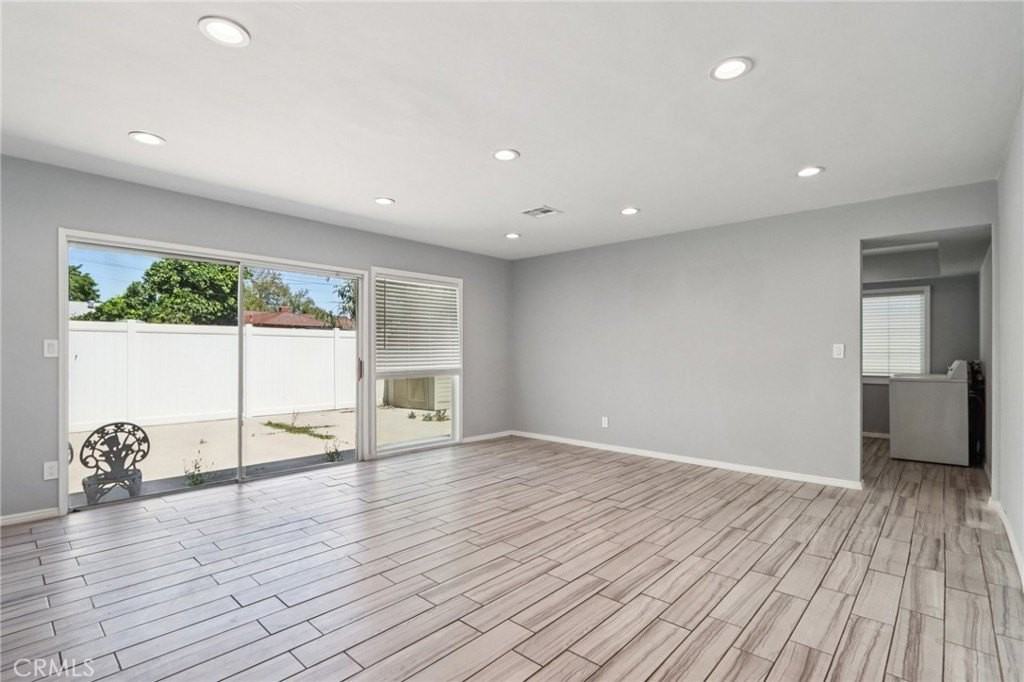 14657 Novice St - Photo 5 of 30