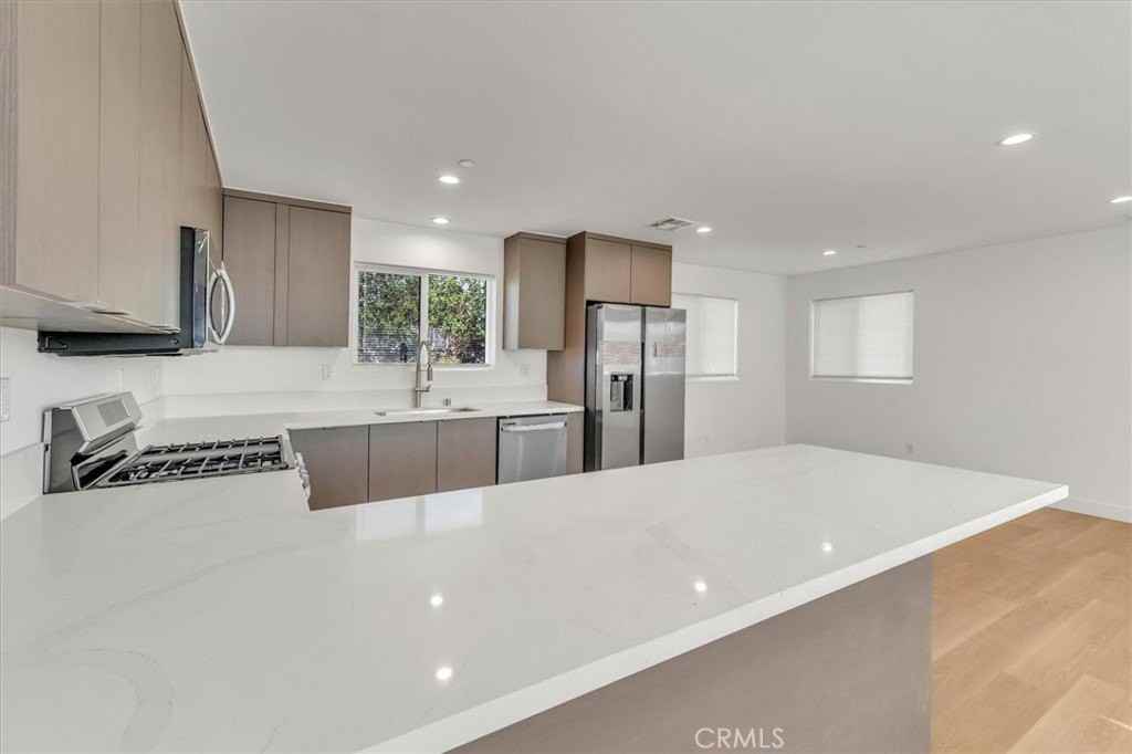 11526 Balboa Blvd - Photo 6 of 27
