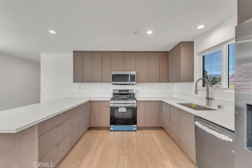 11526 Balboa Blvd - Photo 7 of 27
