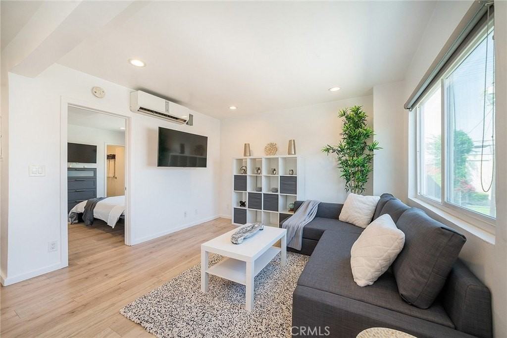11918 Hart St #4 - Photo 2 of 17