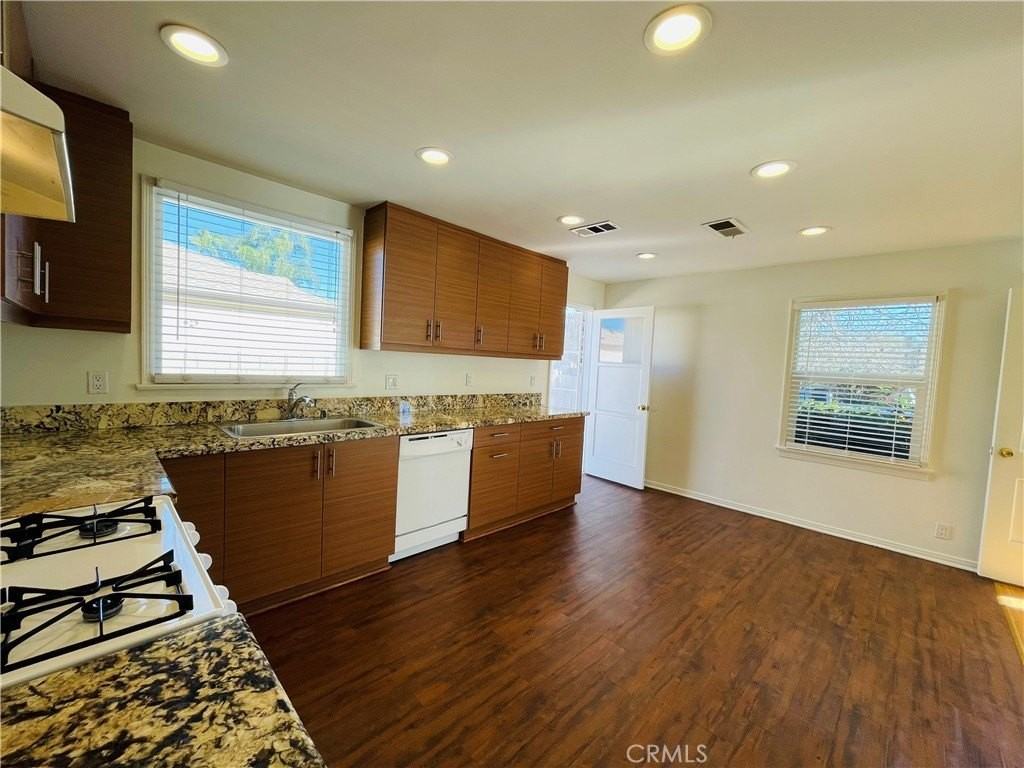 8465 Quartz Ave - Photo 2 of 20