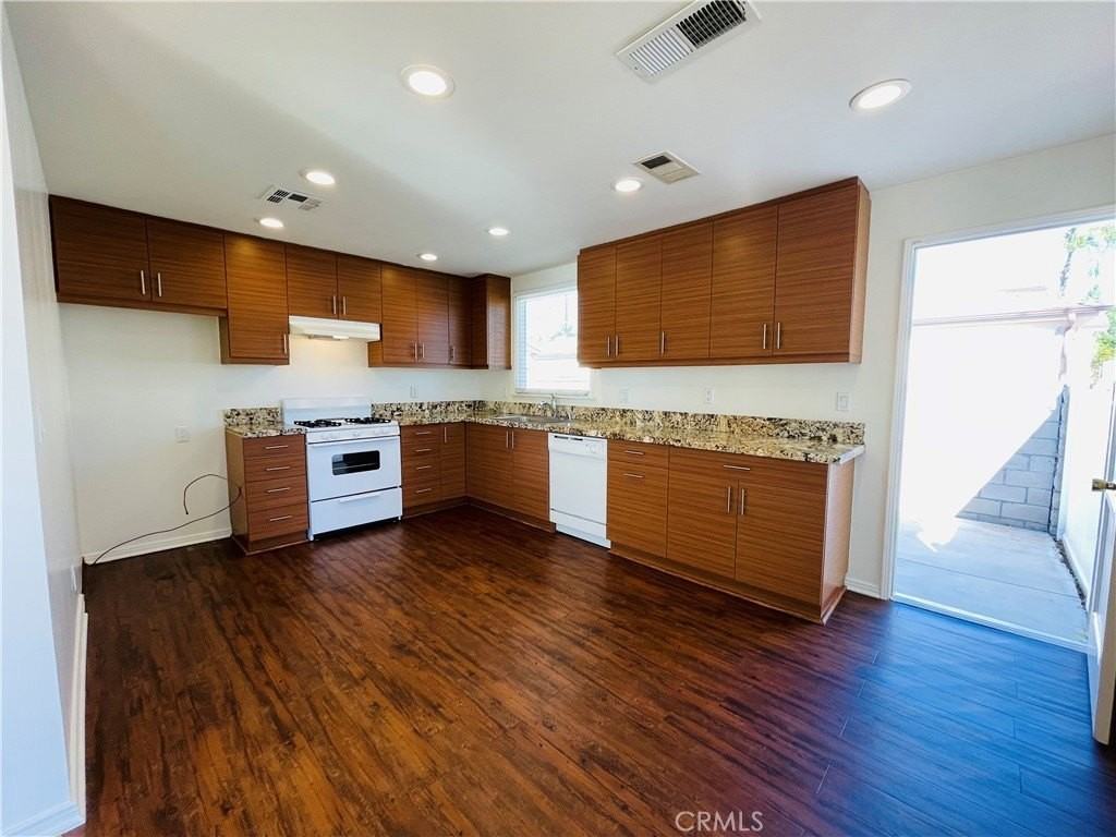 8465 Quartz Ave - Photo 3 of 20