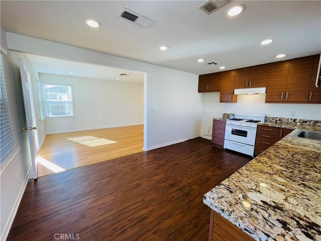 8465 Quartz Ave - Photo 4 of 20