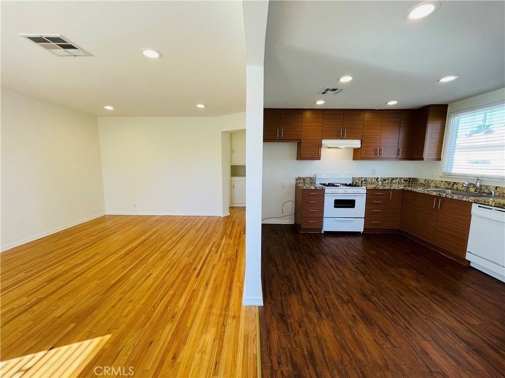 8465 Quartz Ave - Photo 5 of 20