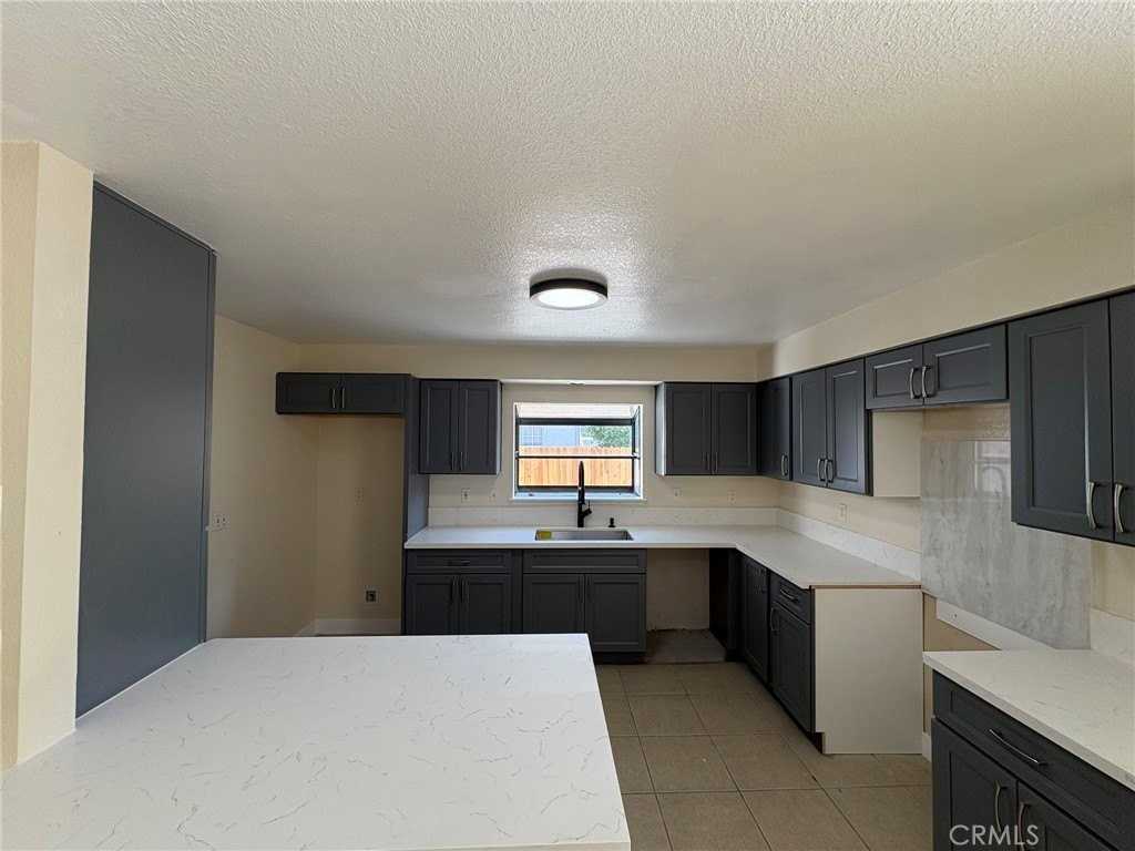 13233 Eastend Ave - Photo 3 of 18