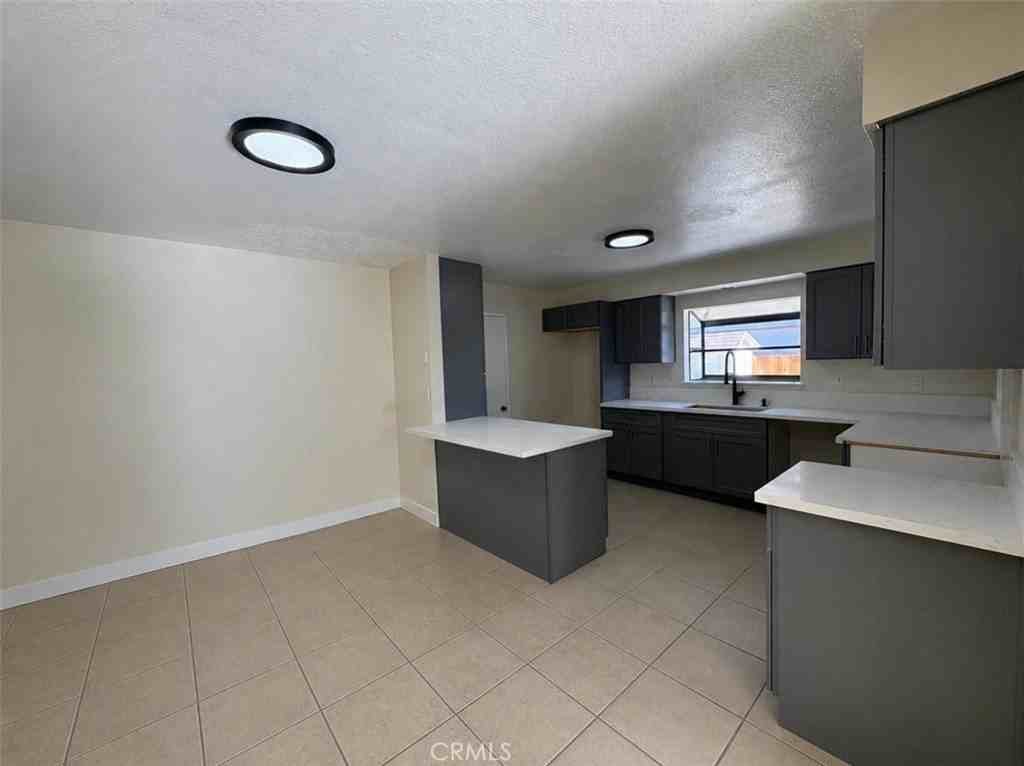 13233 Eastend Ave - Photo 4 of 18