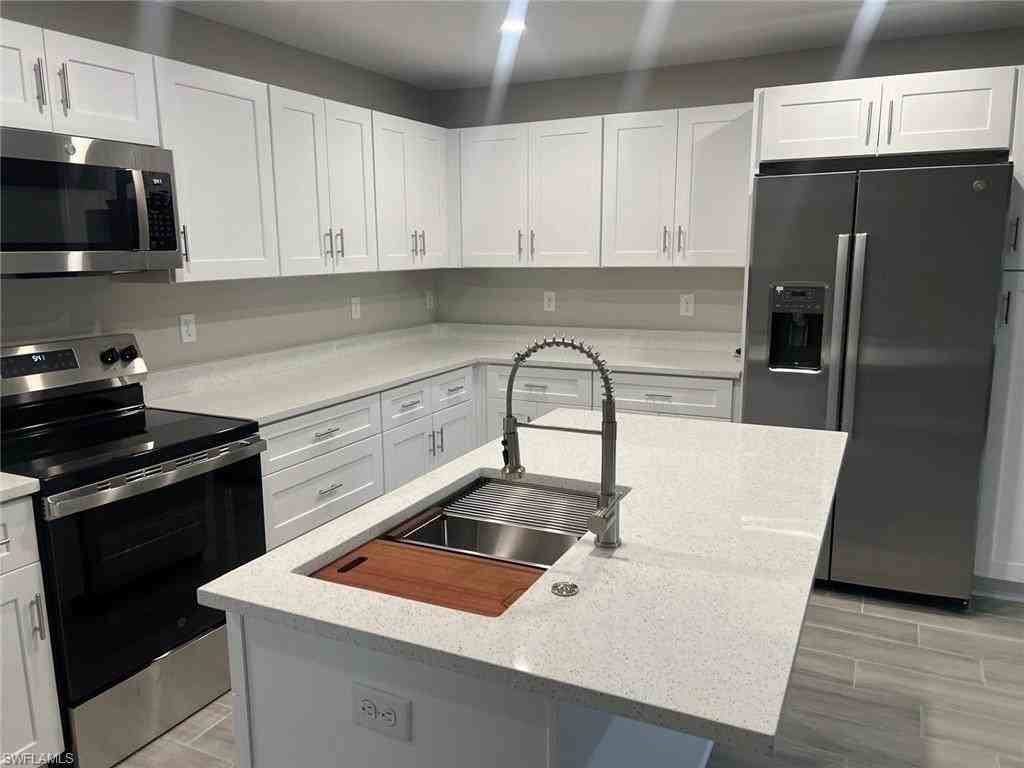 357 Grant Blvd - Photo 2 of 24