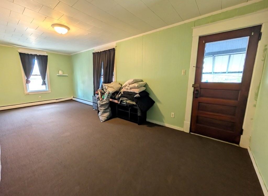 18 1/2 Pearl St - Photo 2 of 8