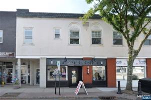 featured image of 7 Main St #2B