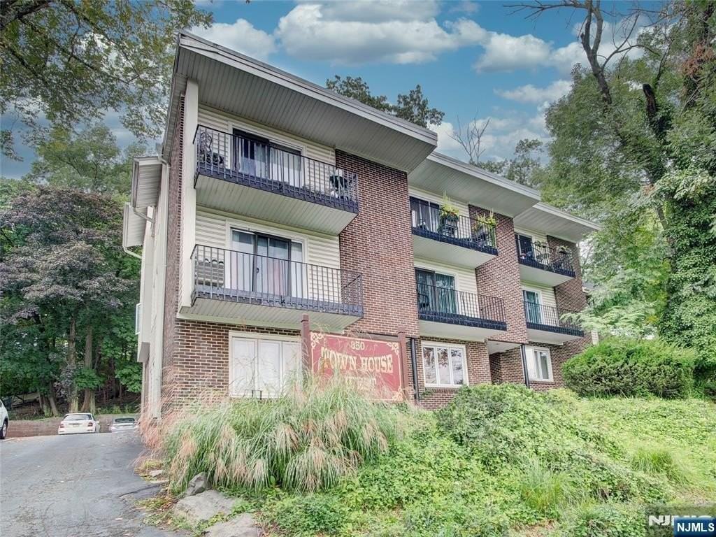 850 Bloomfield Ave #A3