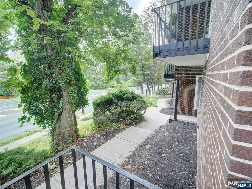 850 Bloomfield Ave #A3 - Photo 4 of 14