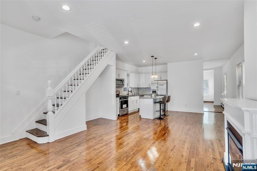 142 Steuben St - Photo 2 of 5