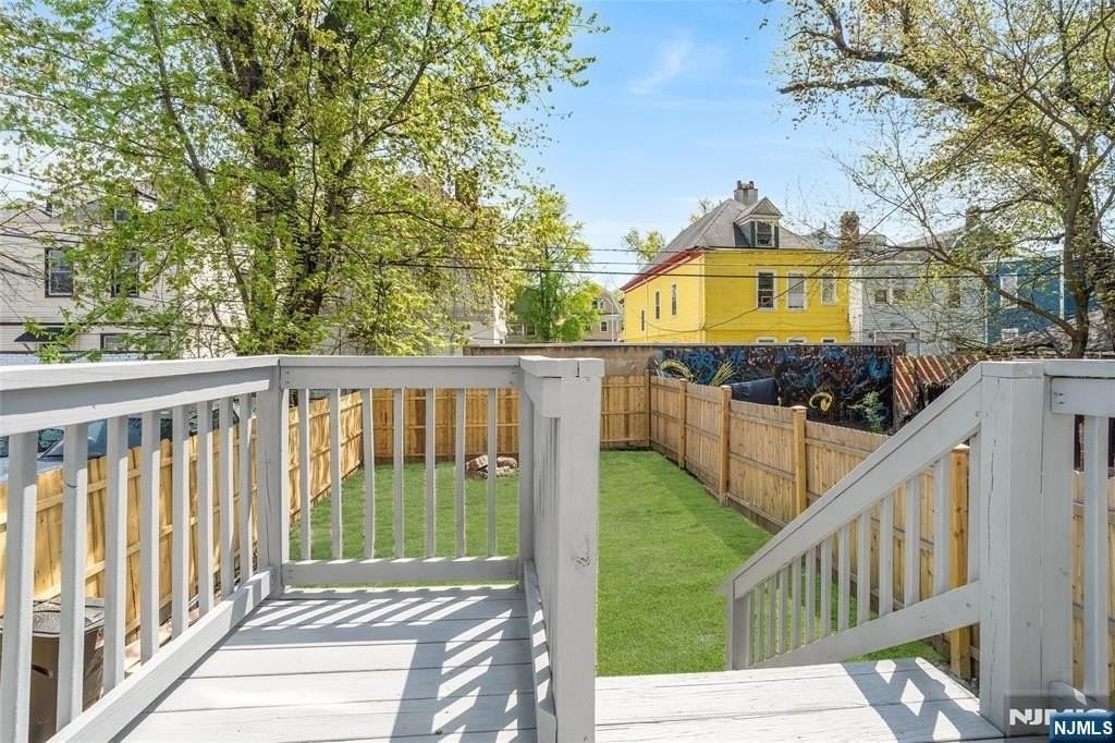 142 Steuben St - Photo 4 of 5