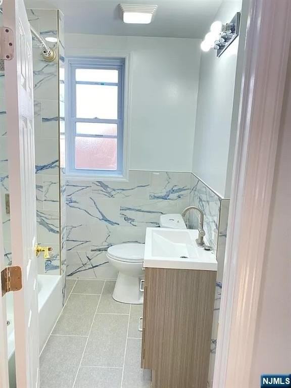1008 74th St #2 - Photo 4 of 4