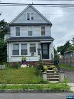 featured image of 140 Phelps Ave