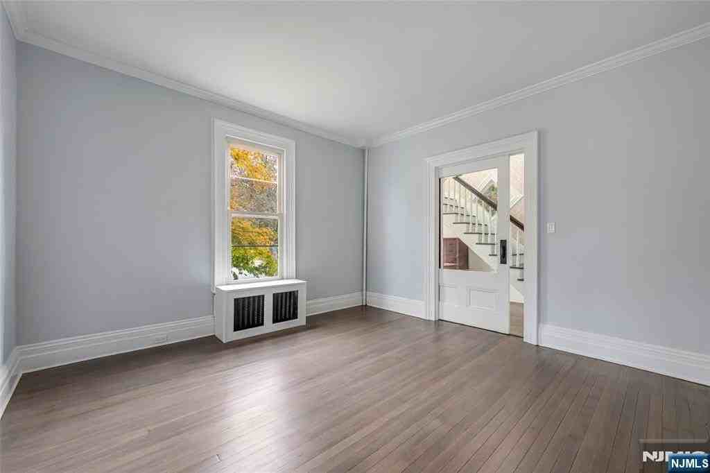 684 Closter Dock Rd - Photo 5 of 30