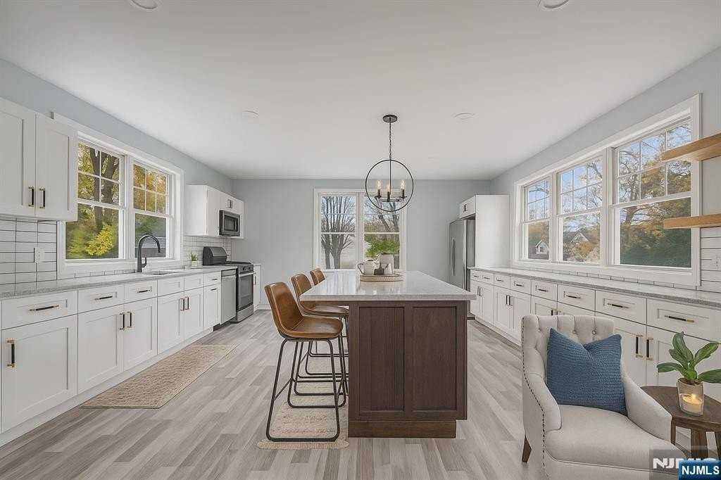 684 Closter Dock Rd - Photo 6 of 30