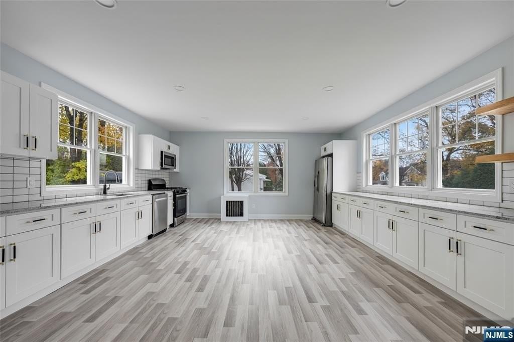 684 Closter Dock Rd - Photo 7 of 30