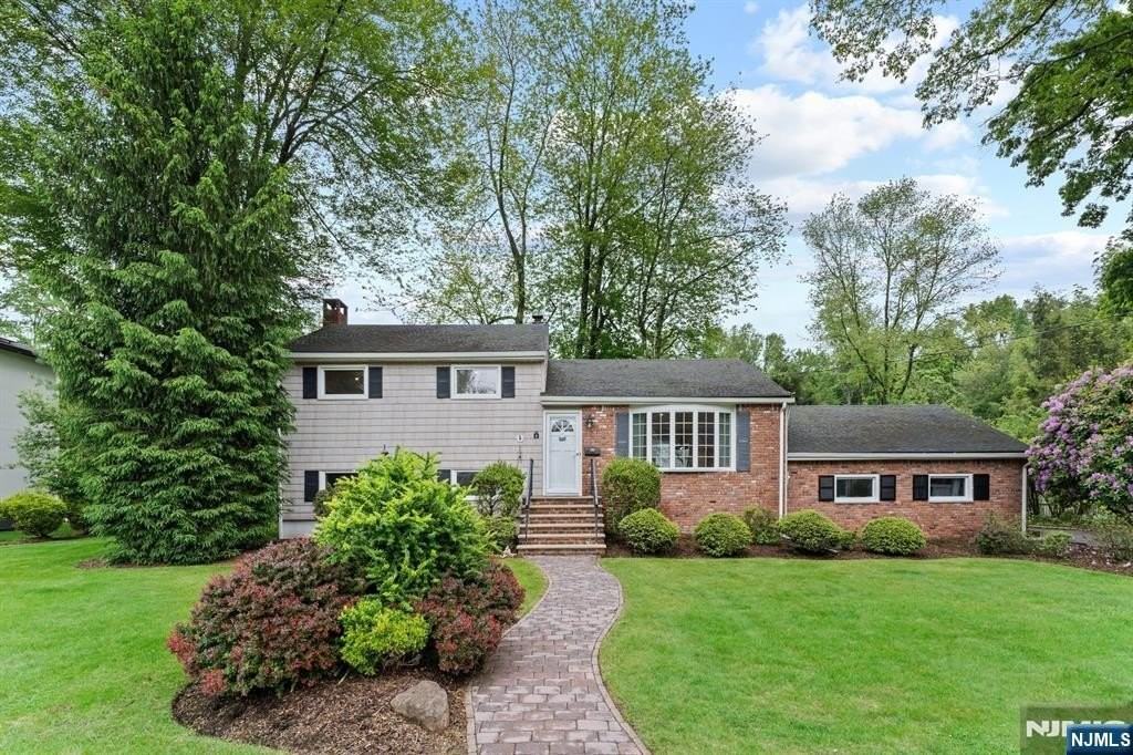 8 Brook Way - Photo 3 of 32