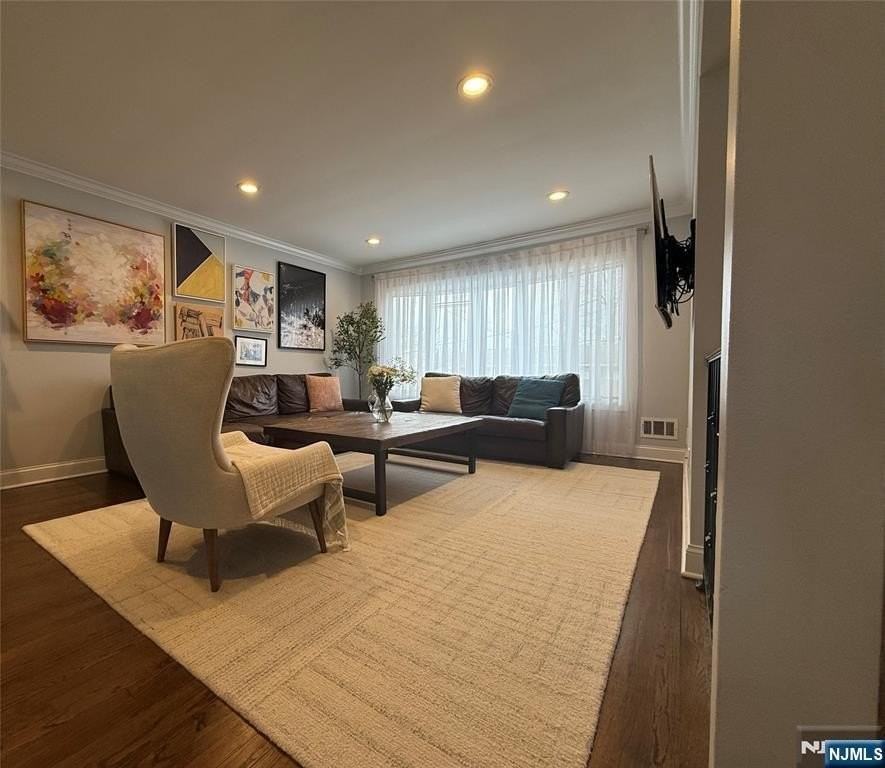 9 Gibbs Rd - Photo 6 of 21