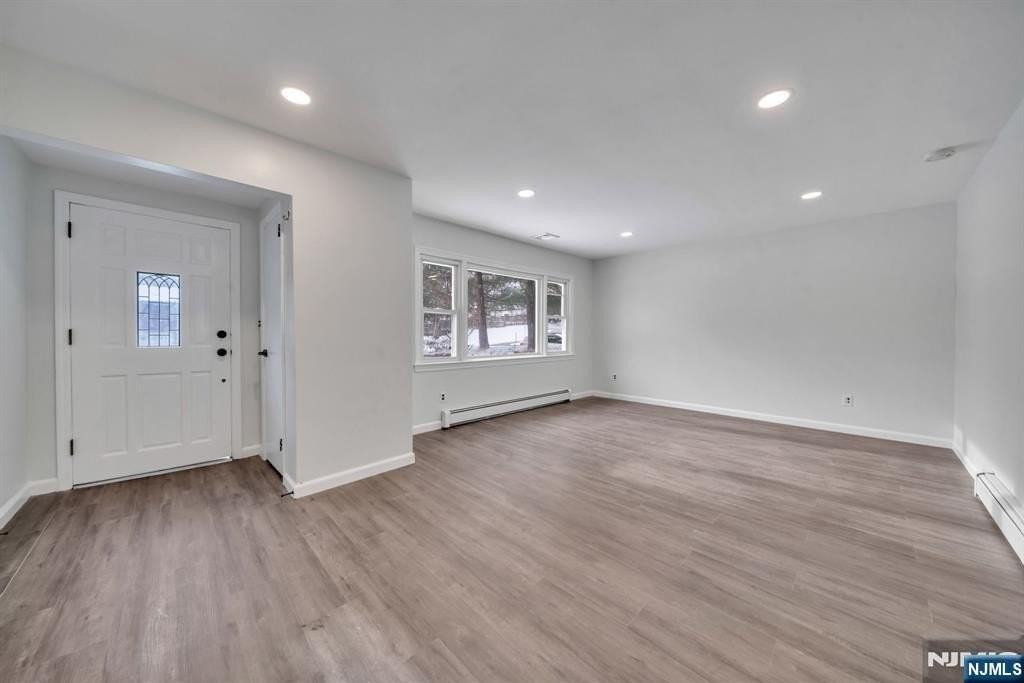 231 Hudson Ave - Photo 3 of 19