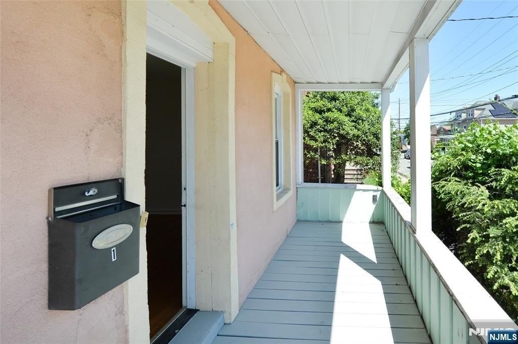 467 Washington Ave #1 - Photo 5 of 17