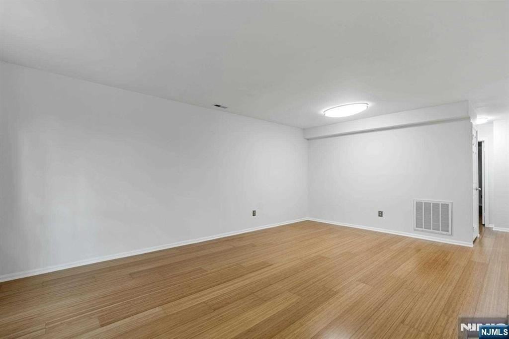 342 Village Ct - Photo 4 of 19