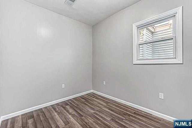 468 Park Ave #2 - Photo 5 of 11