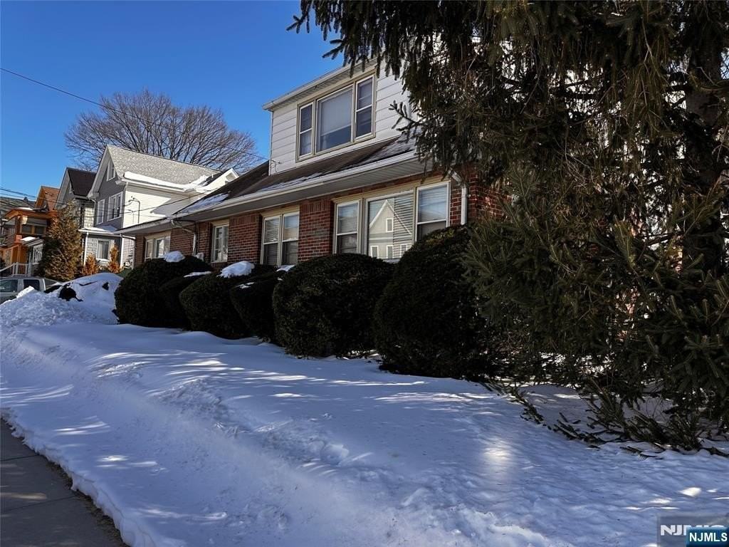 295 Grove St #2 - Photo 2 of 10