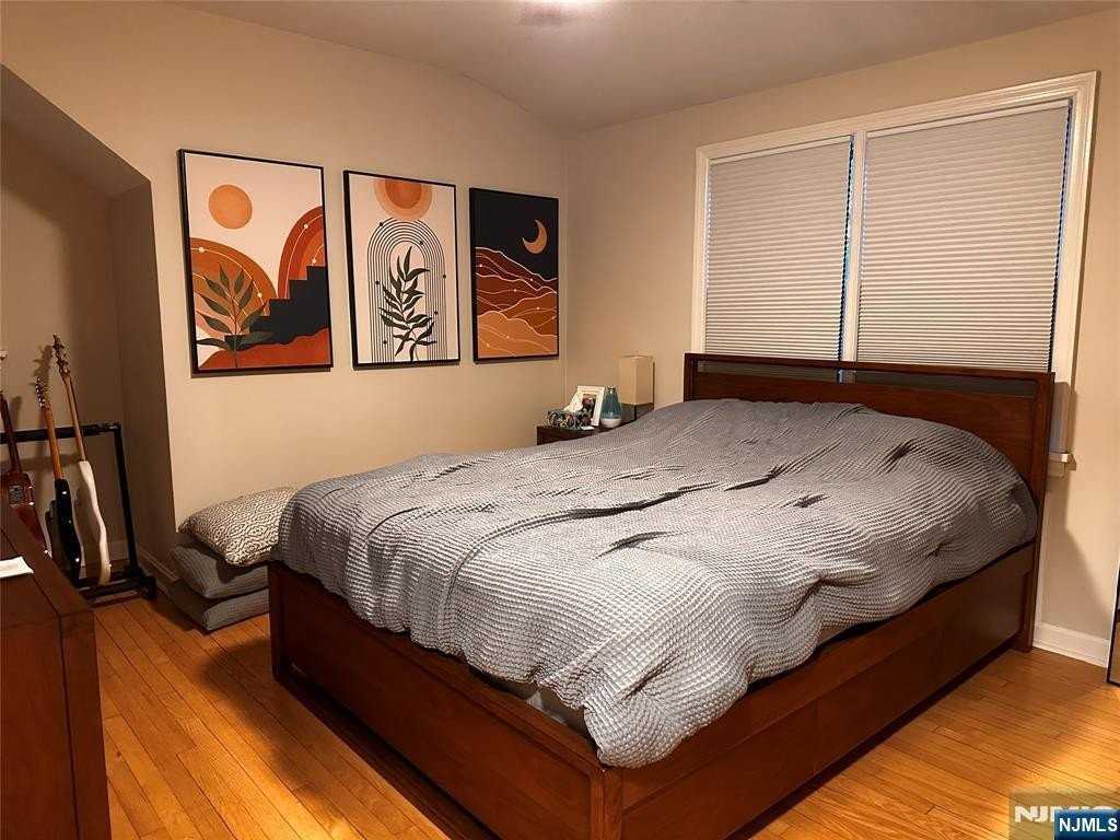295 Grove St #2 - Photo 6 of 10