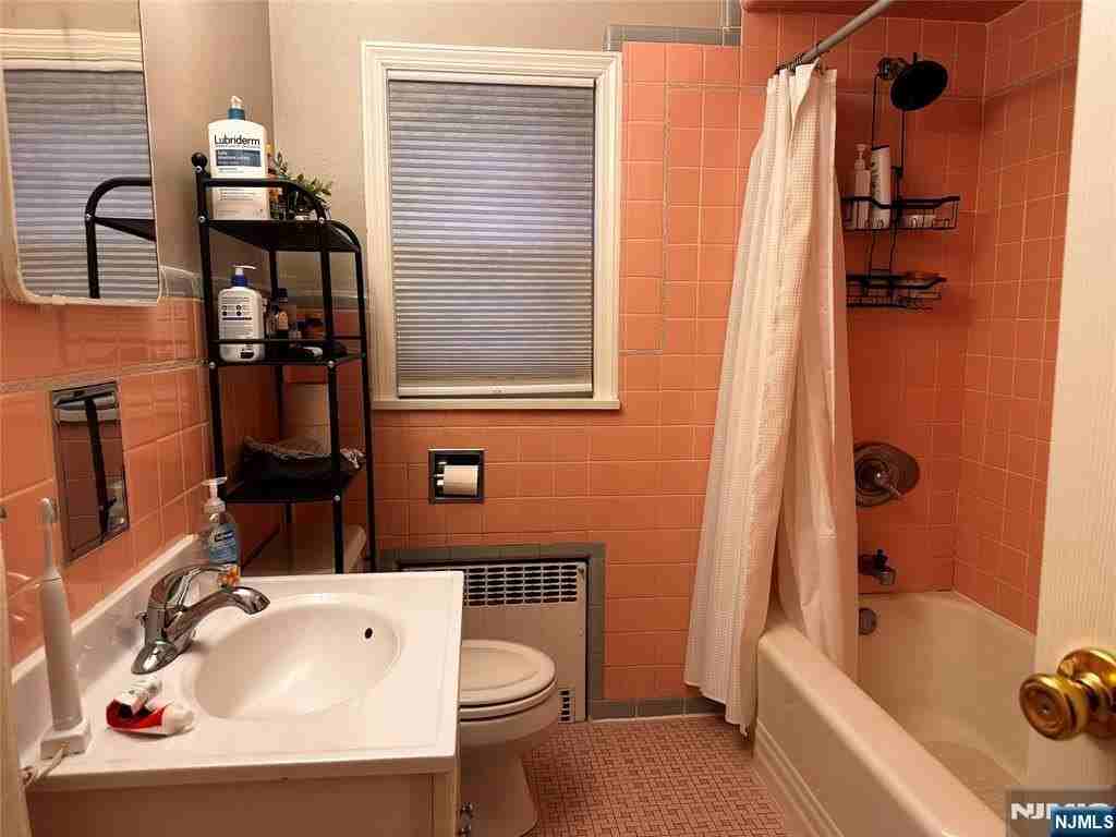 295 Grove St #2 - Photo 7 of 10